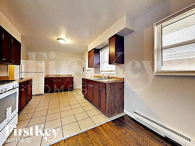 Foto del edificio - 15115 Hastings Dr
