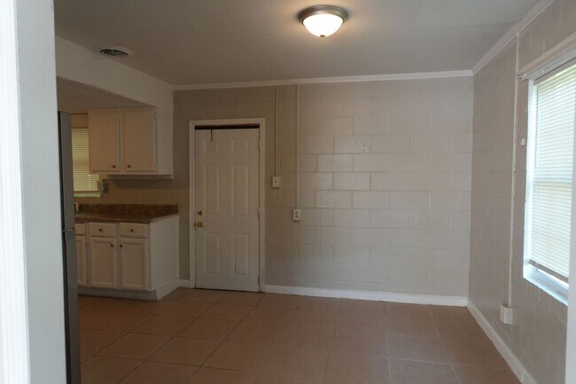 Building Photo - 1224 Appling Ct