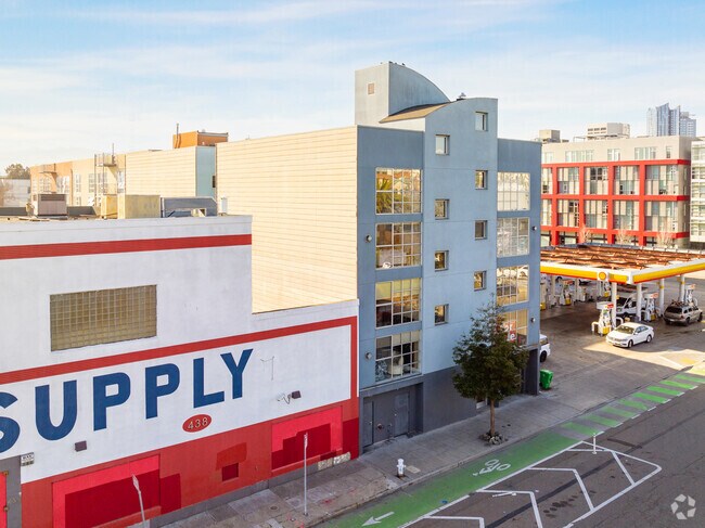 Building Photo - 428 8th St