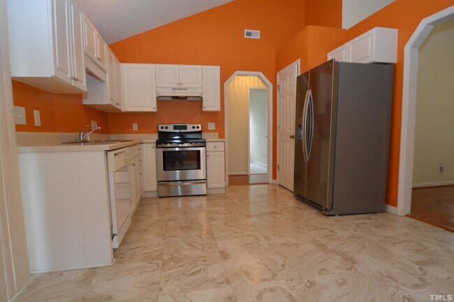 Foto del edificio - 5173 Parkerwood Dr