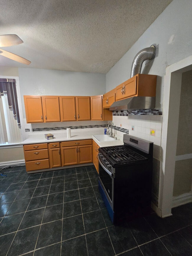 Building Photo - 2741 S Trumbull Ave