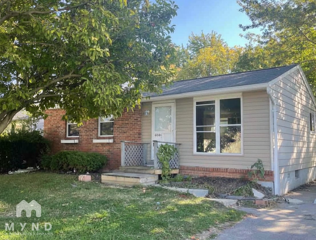 Primary Photo - 6200 Maple Canyon Ave