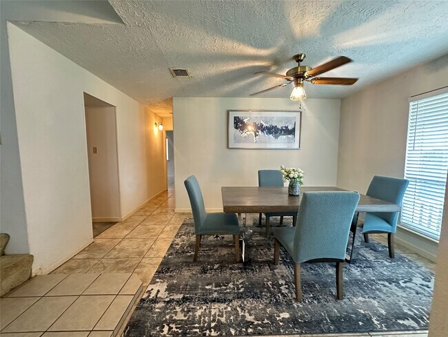 Foto del edificio - 3306 Kempwood Dr
