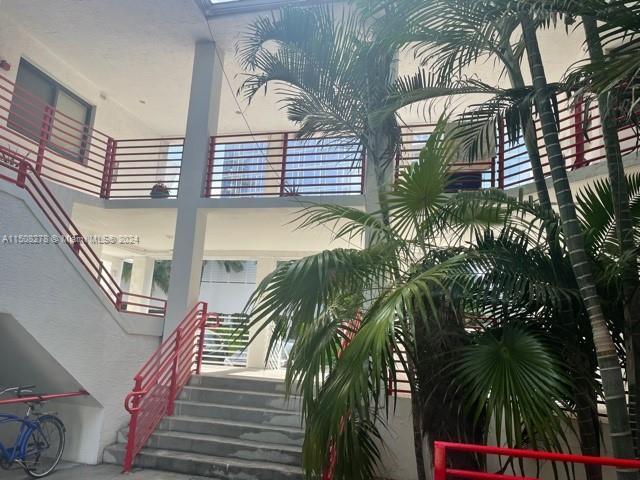 Foto del edificio - 9040 Collins Ave