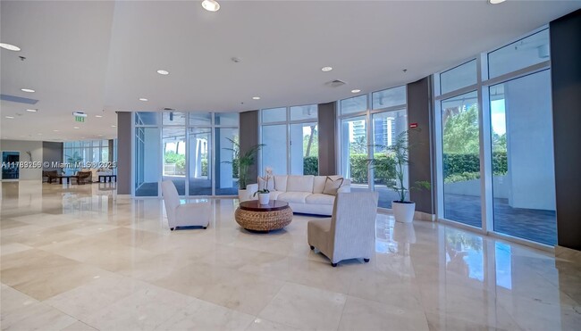 Building Photo - 6515 Collins Ave