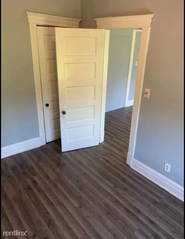 Building Photo - 3 br, 1 bath Apartment - 6454 S Parnell Ave