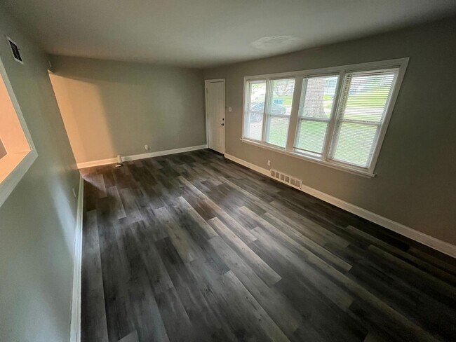 Building Photo - 508 Coppinger Dr