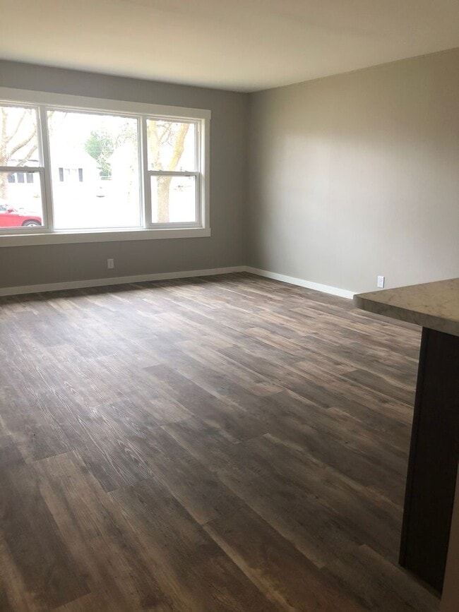 Building Photo - BCF Duplex (254)