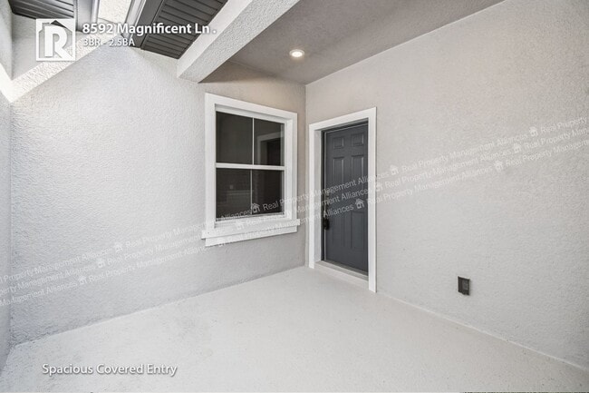 Foto del edificio - Modern Corner Townhome where Comfort Meets...