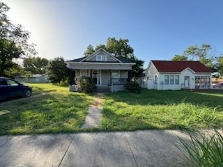 Primary Photo - 1111 E Texas Ave