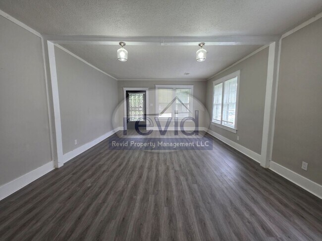 Foto del edificio - 1443 Snowden Ave