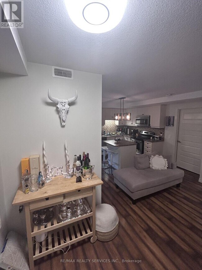 Photo du bâtiment - 1460 Highland Rd W