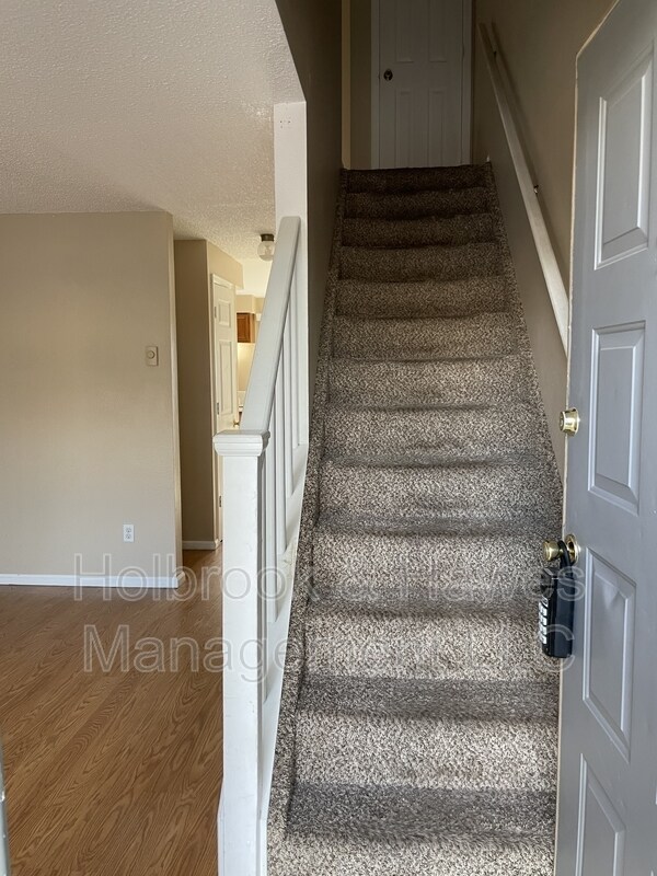 Foto del edificio - 4883 Basswood Dr