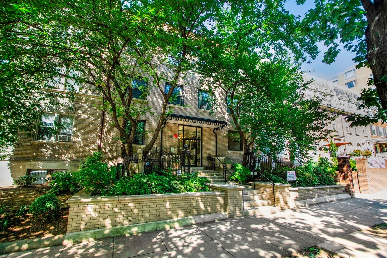 Foto principal - 2812 Connecticut Ave NW
