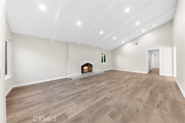 Building Photo - 596 Vista Rambla