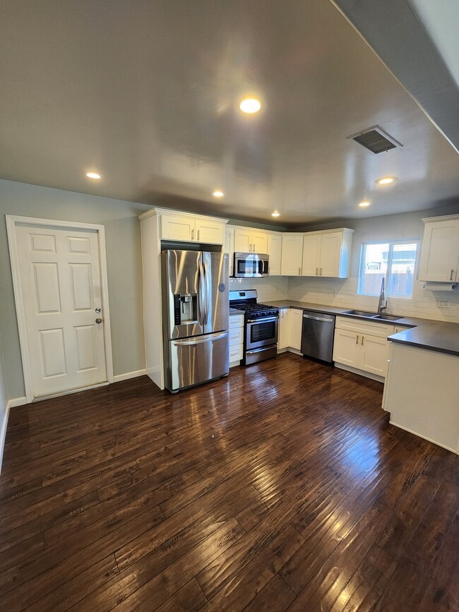 Building Photo - 5051 Rebel Rd