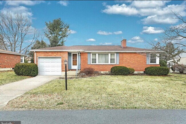 Building Photo - 271 Haybrook Dr