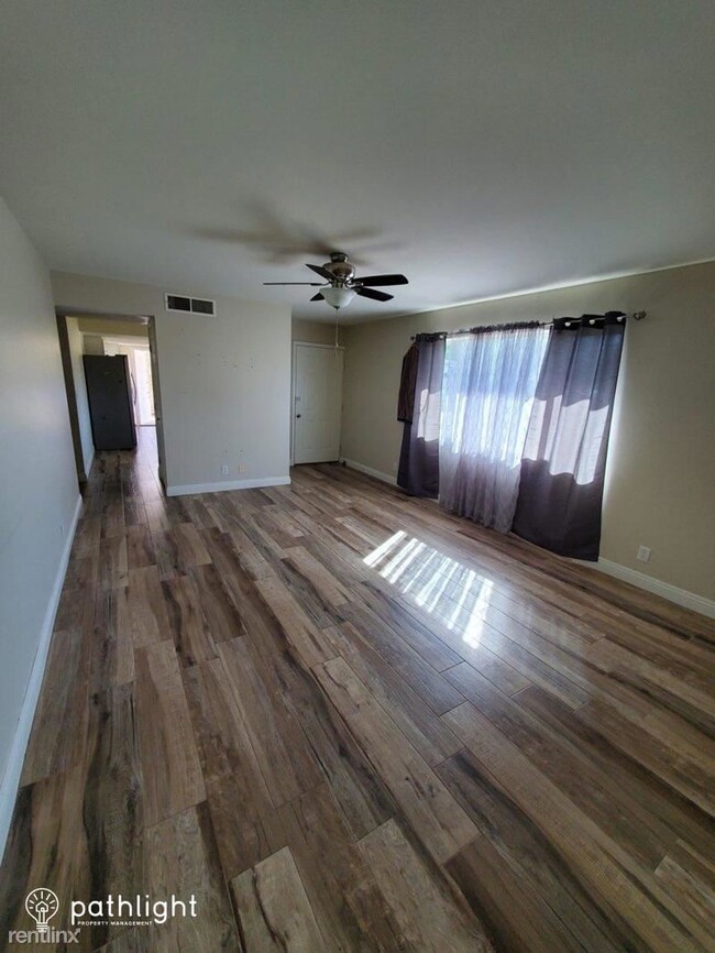 Foto del edificio - 3 br, 2 bath House - 525 N Brimhall Street...