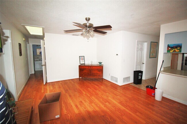 Building Photo - 328 E Highland St