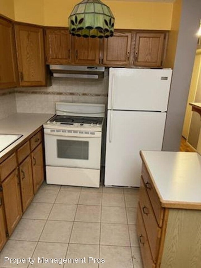 Building Photo - 32718 Grand River Ave