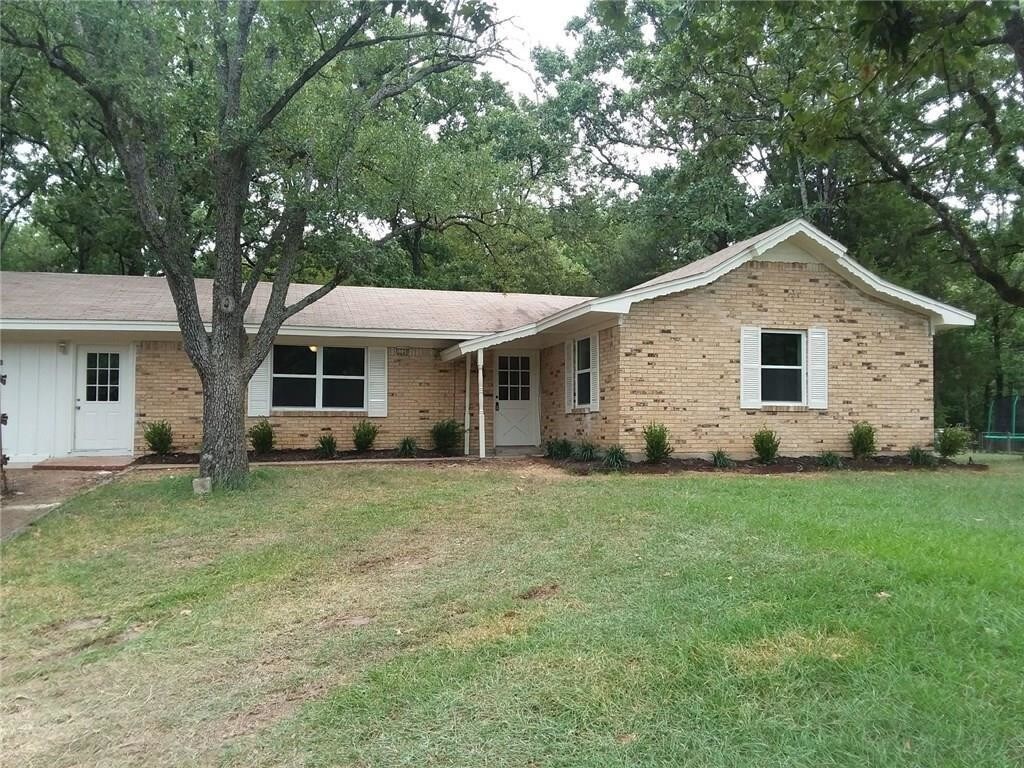 Primary Photo - 1520 Woodland Dr