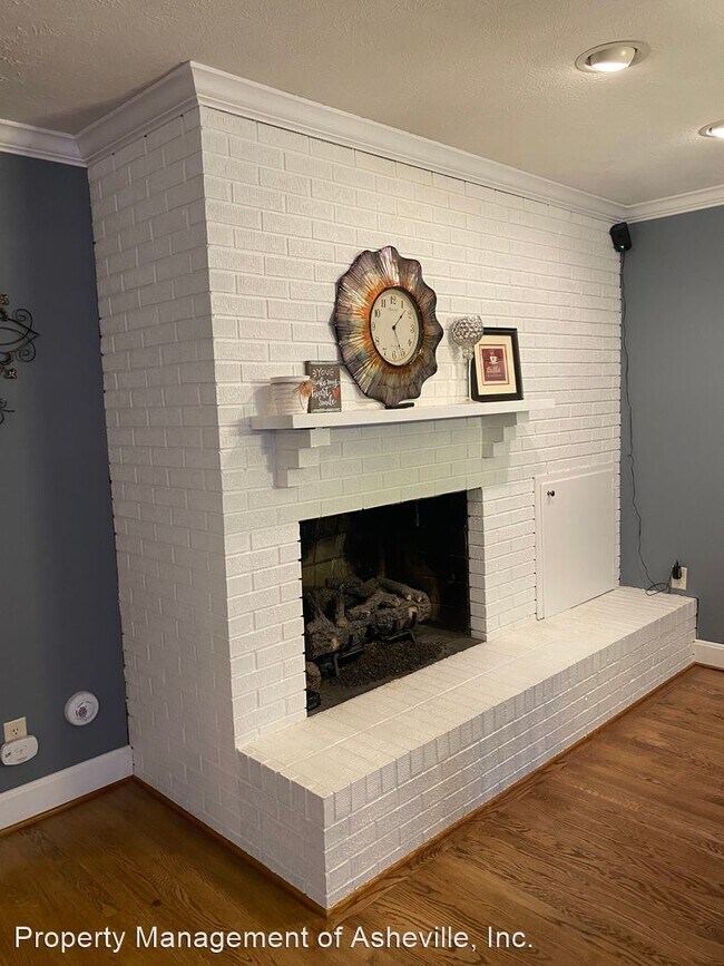 Building Photo - 3 br, 2 bath House - 350 Pritchard Rd