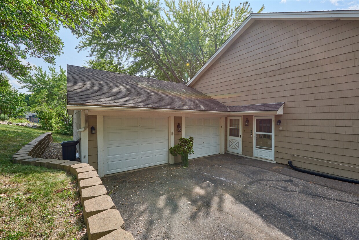 5 Somerset Dr Unit 5, Waconia, MN 55387 Condo for Rent in Waconia, MN