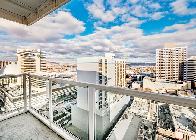 Building Photo - Clean and Bright Studio Apartment Downtown at The Montage- Utilities included!