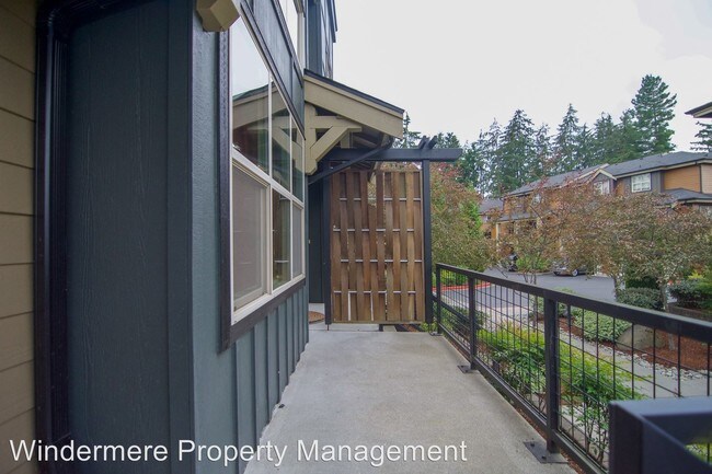 Building Photo - 2 br, 2.5 bath House - 4826 Pointes Dr.