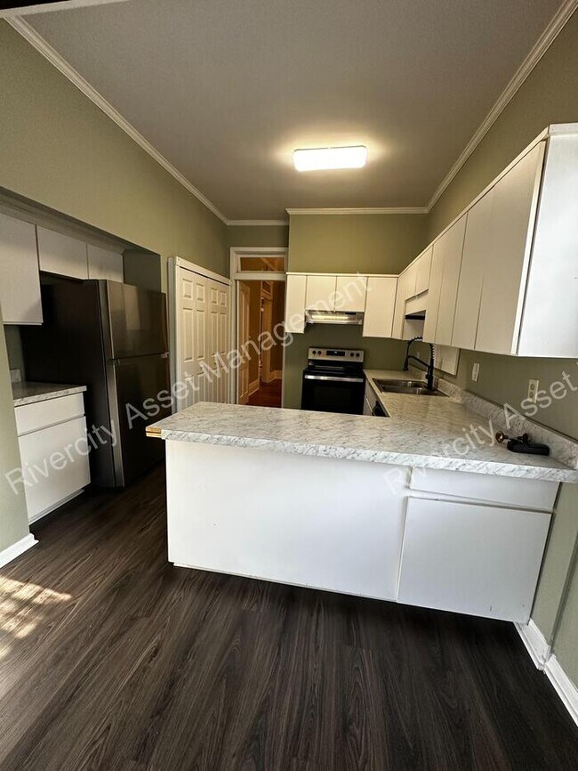 Building Photo - Located In Our Historical District!! A Must See!!!