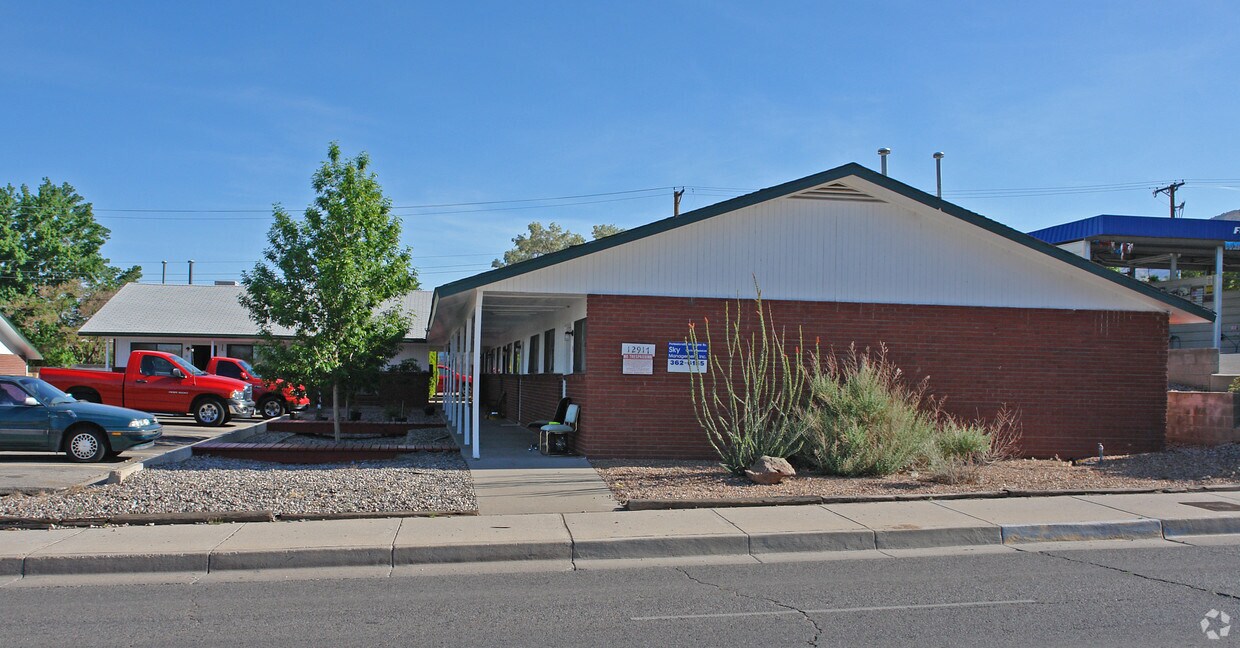 Building Photo - 12917 Lomas Blvd NE