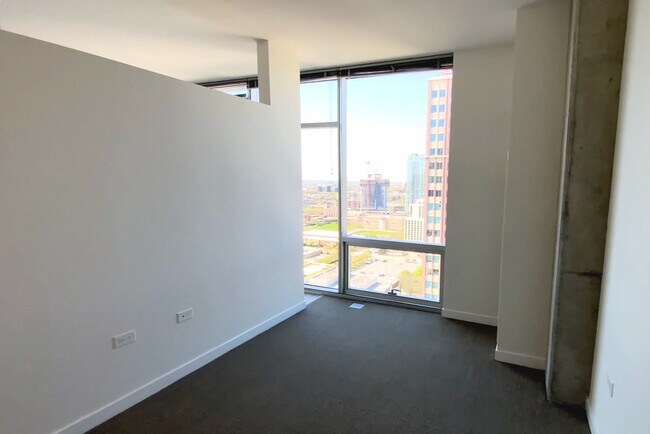 Foto del edificio - 170 W Chicago Ave