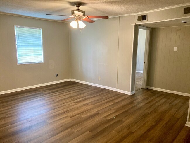 Foto del edificio - 117 Parkburg Rd