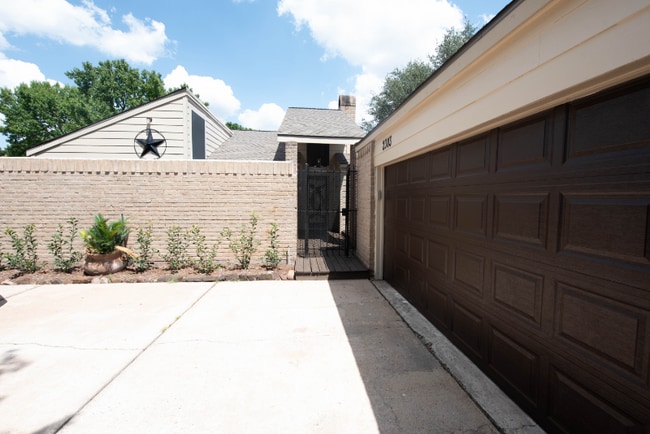 Building Photo - 2303 Silver Sage Dr