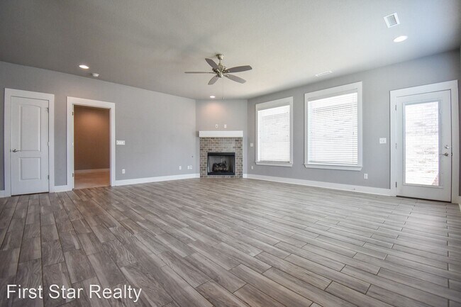 Building Photo - 4 br, 3.5 bath House - 748 N Malbec Rd
