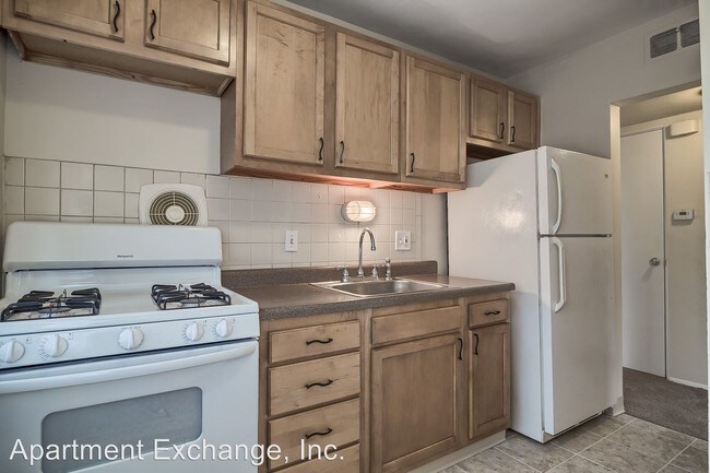 Building Photo - 8669 Old Towne Dr