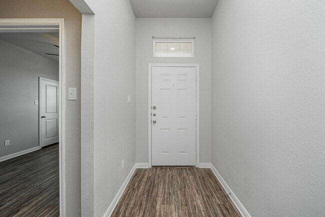 Foto del edificio - 628 Hollyhock Dr