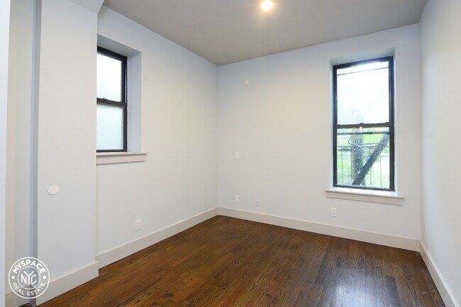 Foto del edificio - 970 St Marks Ave