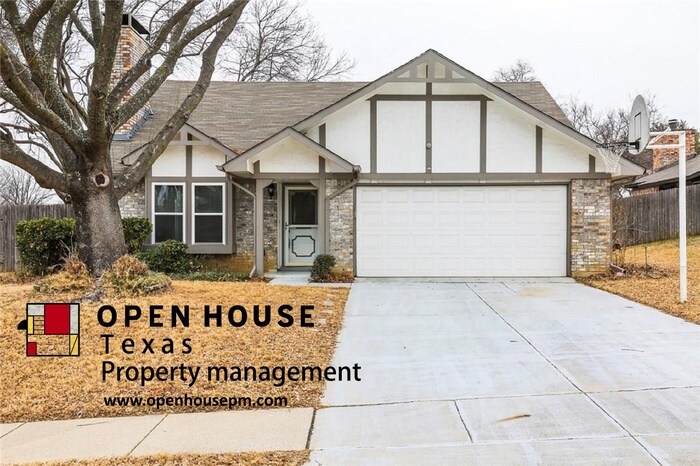 Foto principal - 2209 Sequoia Ln, Bedford