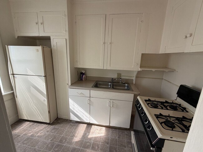 Foto del edificio - ForestAve635