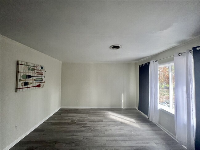 Foto del edificio - 8901 Concord Rd