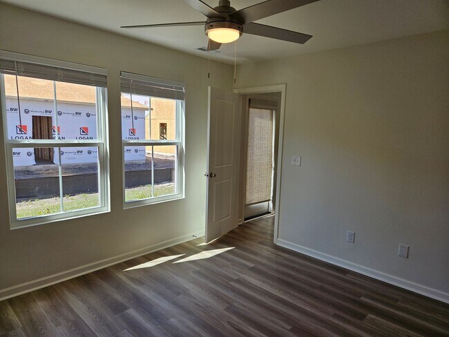 Foto del edificio - Unfurnished 3 Bedroom, 2 bath home - Hampstead - Brookfield Branch Community