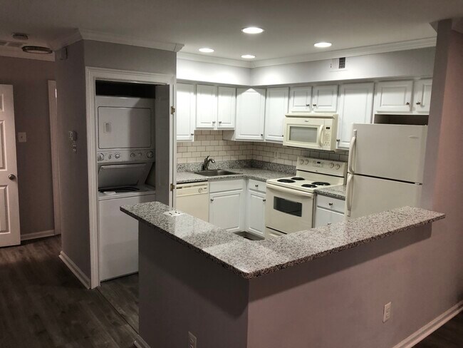 Building Photo - 15 Wingate Ct