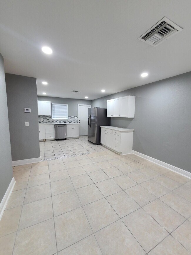 Foto del edificio - 1634 W 9th St