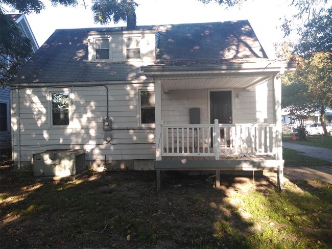 Building Photo - 3320 Marne Ave
