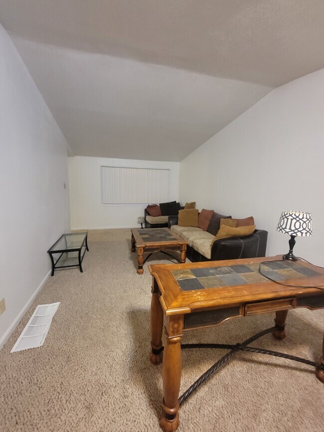 Building Photo - 8150 Lamplighter Ct