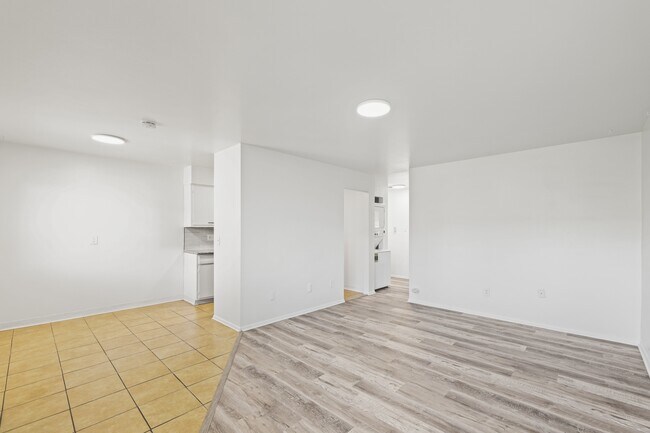 Foto del edificio - 7120 Hooker St