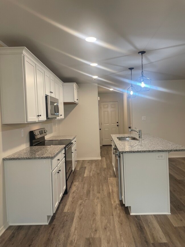 Building Photo - 1048 Heritage Way