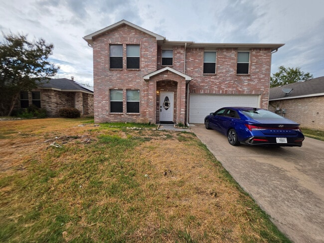 Building Photo - Room in Single Family Home on Hunters Creek Dr