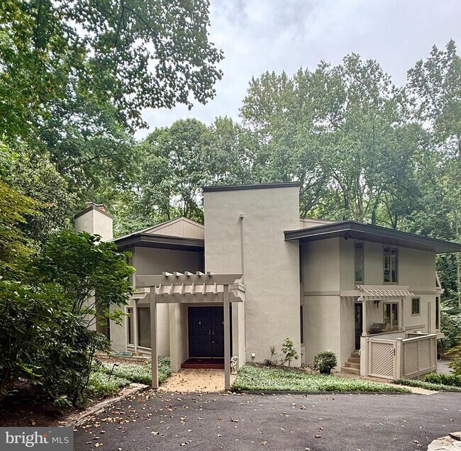 Foto del edificio - 1325 Darnall Dr
